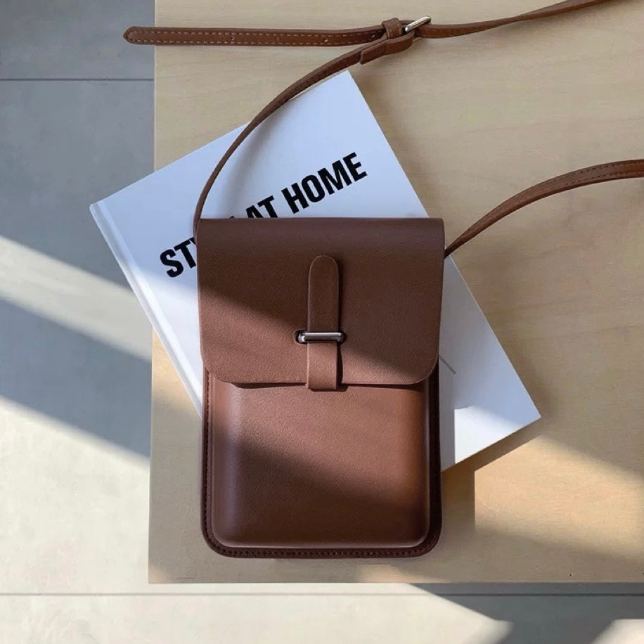 Minimalistische Tasche aus Hartleder