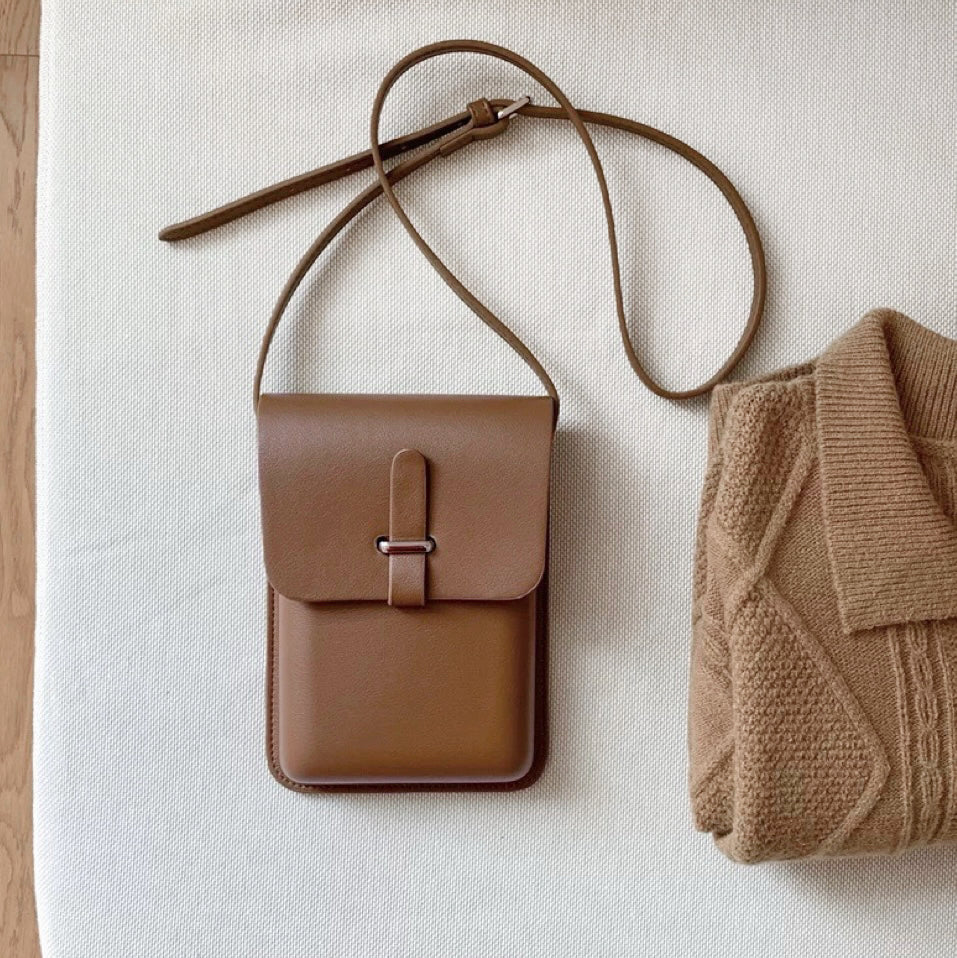 Minimalistische Tasche aus Hartleder