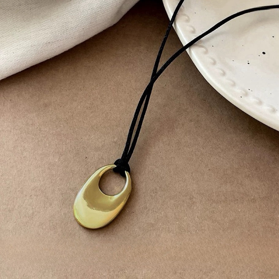 Eon Circle Pendant Necklace