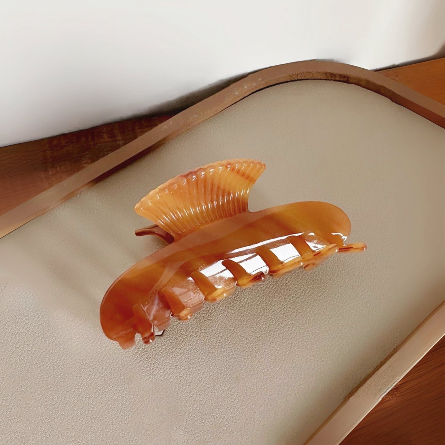 Shell Hair Claw