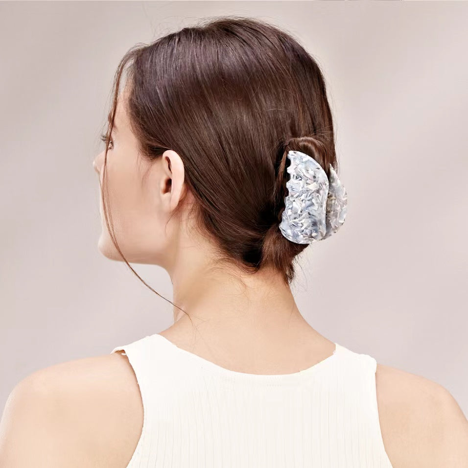 Shell hair claw