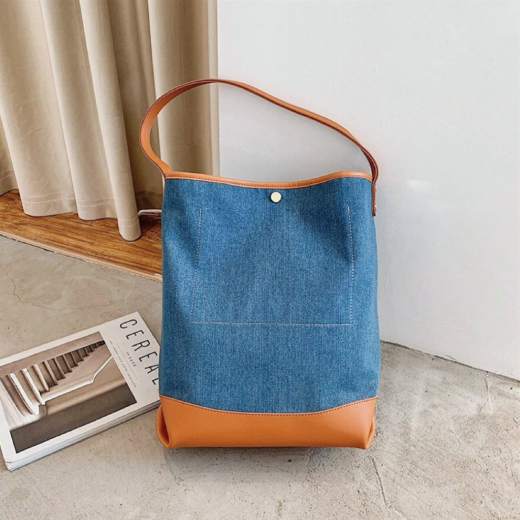 Borsa a secchiello grande in denim patchwork