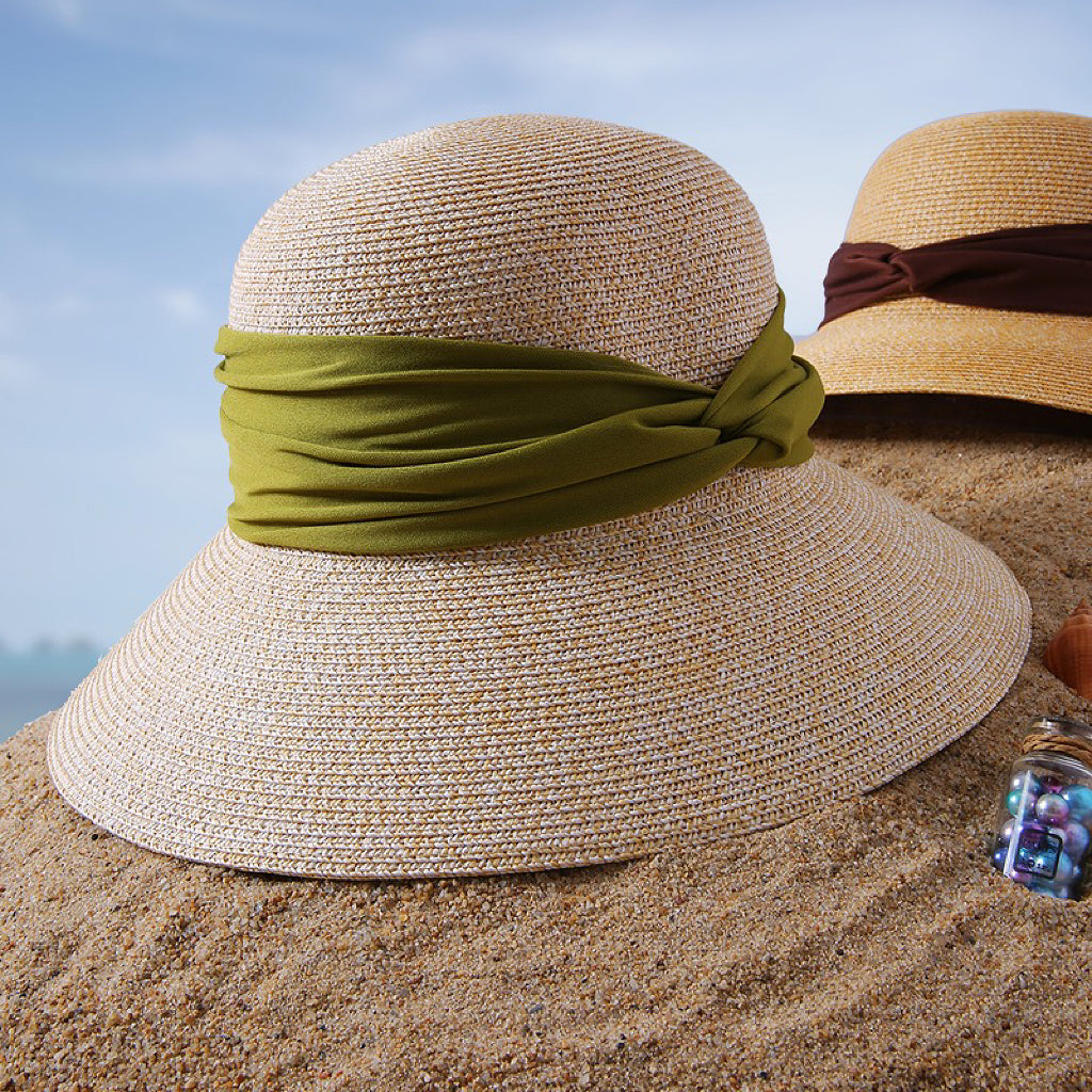 Sun protective foldable straw hat with ribbon