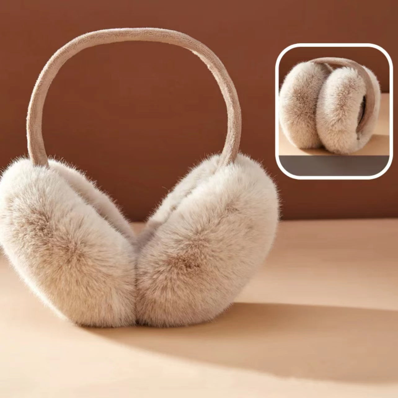 Farbige flauschige Ohrenschützer