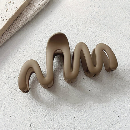 Elegant Wave Hair Claw