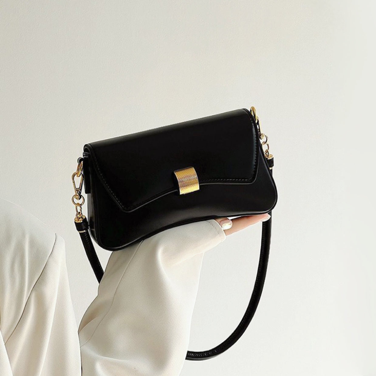 Light Leather Arc Baguette Shoulder Bag