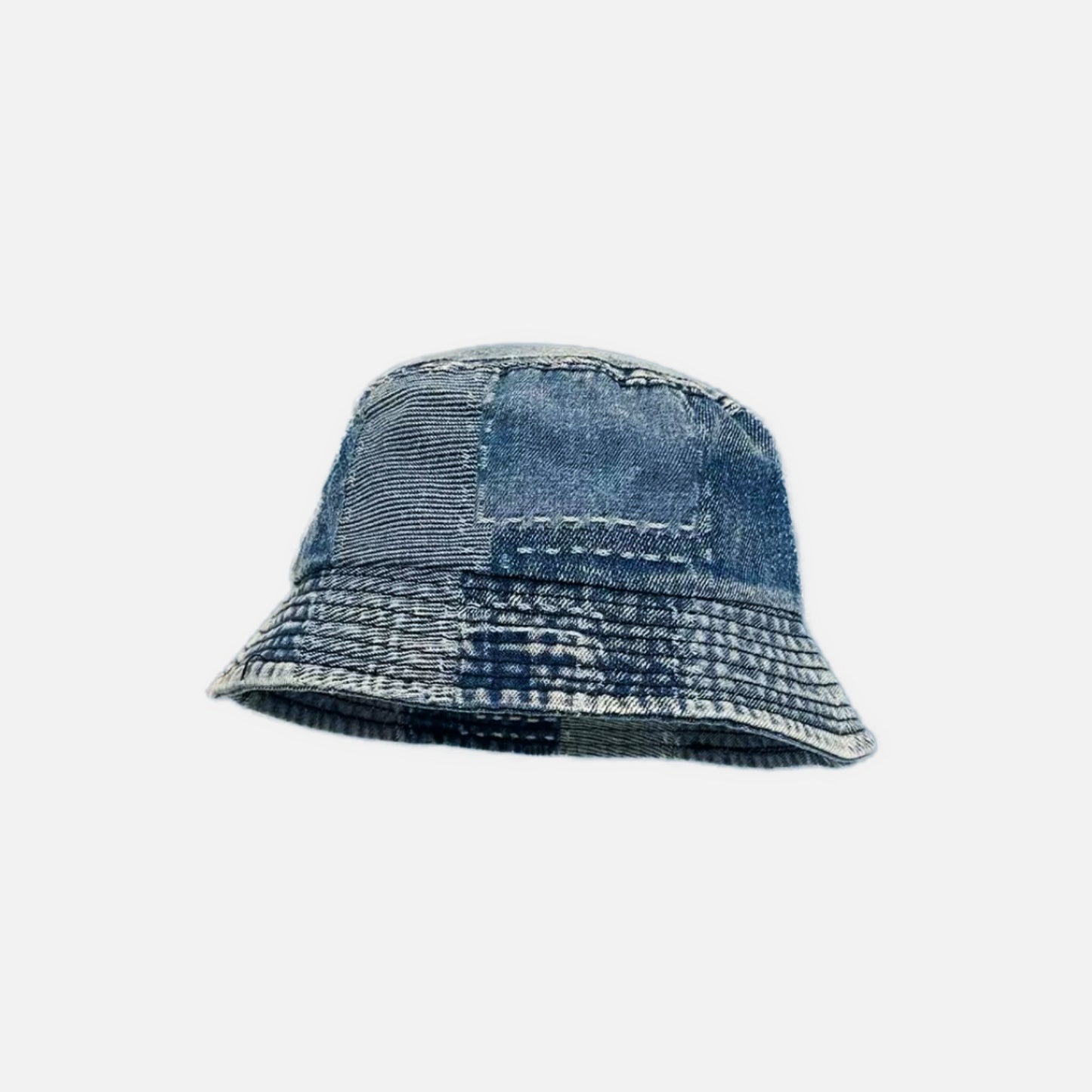 Cappello da pescatore patchwork in denim