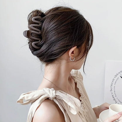 Elegant Wave Hair Claw